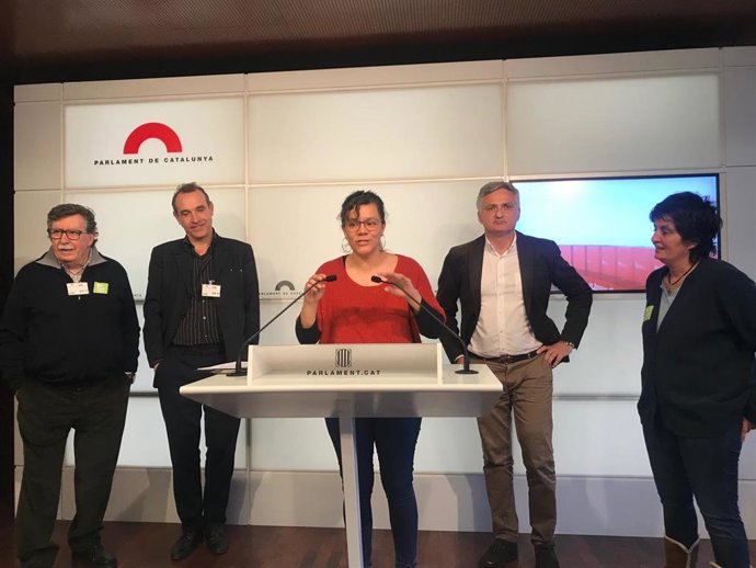 Con el apoyo de la diputada N.Snchez (CUP), la Coordinadora per a la Salvaguarda del Montseny; Depana; Ecologistes en Acció y SEO/Bird Life inician una recogida de firmas para una ILP de protección del Montseny