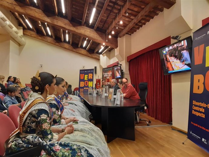 Presentación en la Junta Central Fallera