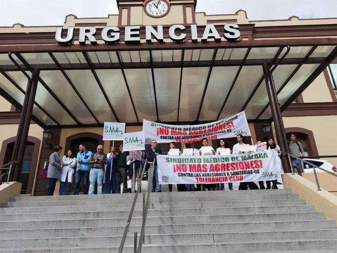 Concentración del Sindicato Médico de Málaga por las últimas agresiones a sanitarios en las Urgencias del Hospital Civil