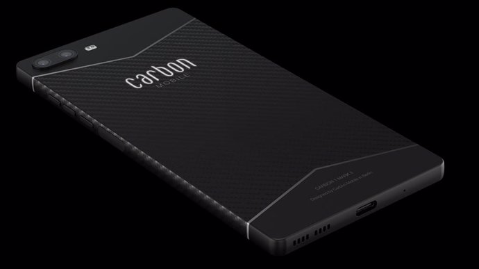 Carbon 1 MK II, el primer 'smartphone' hecho de fibra de carbono que  pesa solo 