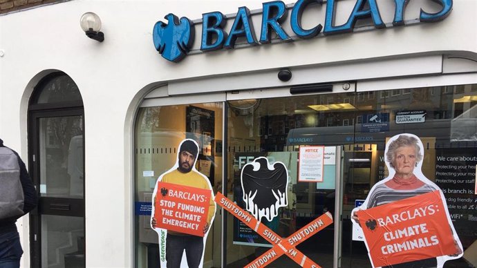 Campaña de Greenpeace contra Barclays por la financiación a la industria de los hidrocarguros