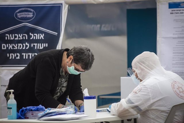 Colegio electoral habilitado para infectados por el coronavirus en Israel
