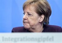 Merkel califica de "completamente inaceptable" la política de refugiados de Erdogan