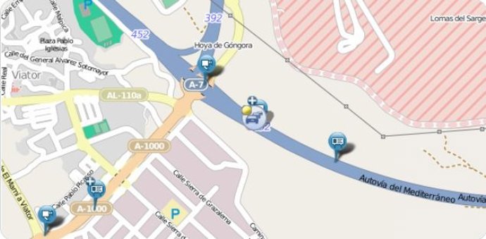 Tramo de la autovía A-7 afectado por el vuelco de un camión con combustible a la altura de Vícar (Almería)