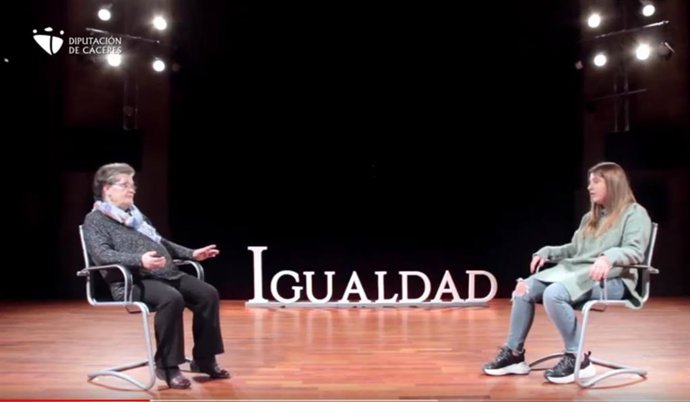 Benita y Mariana, abuela y nieta protagonizan un nuevo vídeo de la Diputación de Cáceres