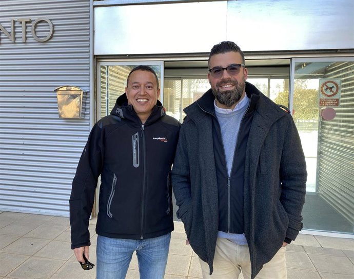Los concejales de Ciudadanos en Cuarte de Huerva (Zaragoza), Richard Kong y Rubén García.