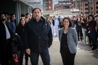Junqueras arriba al campus Manresa de la UVic-UCC entre aplaudiments dels estudiants