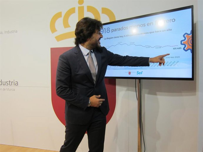 El consejero de Empleo, Investigación y Universidades, Miguel Motas