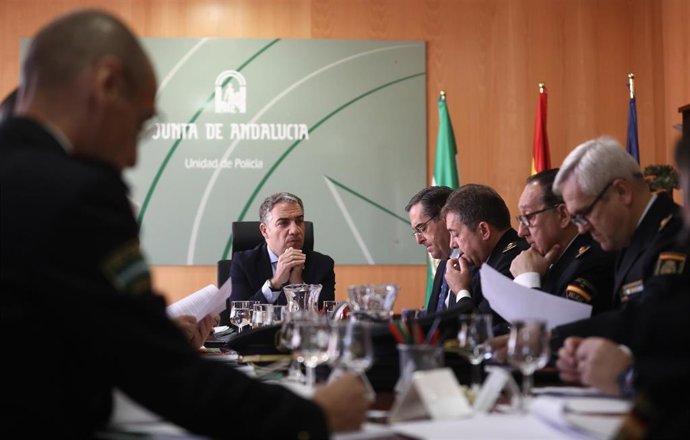 Elías Bendodo, durante la reunión
