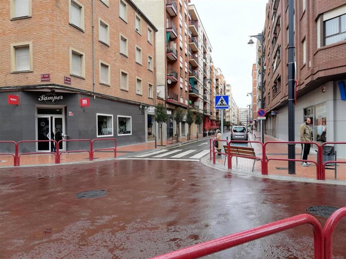 Abiertas al tráfico las calles Múgica y Vélez de Guevara tras las obra de mejora de la accesibilidad