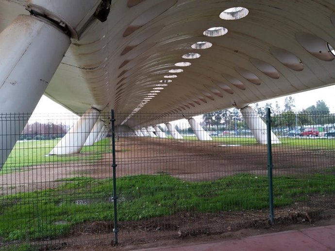 Bajos del viaducto del Alamillo