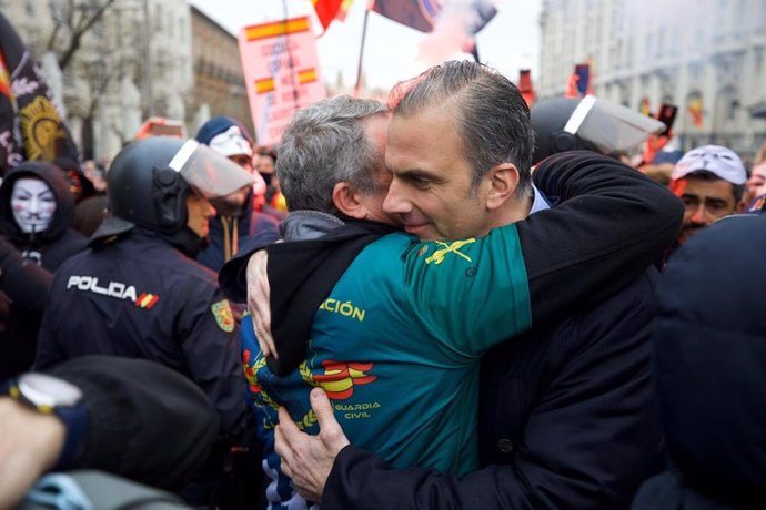 El secretario general de Vox, Javier Ortega Smith, en la manifestación de Jusapol frente al Congreso