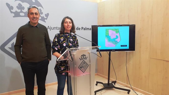 El gerente de Urbanismo de Palma, Joan Riera, y la regidora, Neus Truyol.