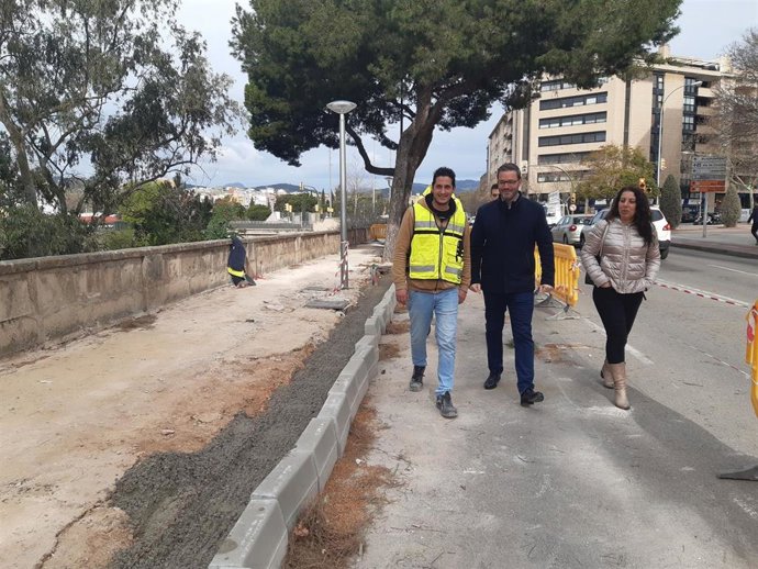 El alcalde de Palma, José Hila, con la regidora Angélica Pastor.