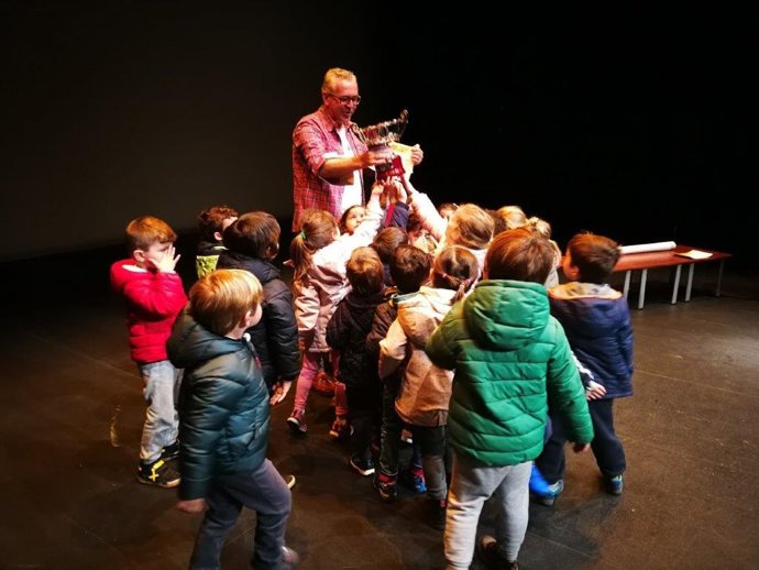 Acto por el desarrollo del proyecto de camino seguro en el CEIP 'Altos Colegios'