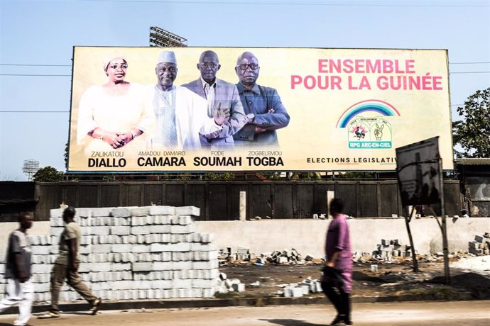 Cartel electoral para las elecciones parlamentarias en Guinea