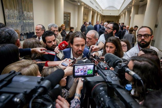 El vicepresidente segundo y ministro de Derechos Sociales y Agenda 2030, Pablo Iglesias, atiende a los medios de comunicación a su llegada a la sesión de control al Gobierno en el Senado, en Madrid (España) a 3 de marzo de 2020.