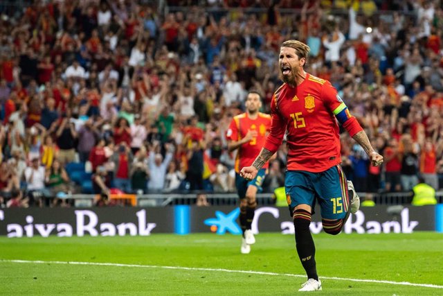 Sergio Ramos celebra su gol de penalti en el duelo de la selección española ante Suecia clasificatorio para la Eurocopa 2020