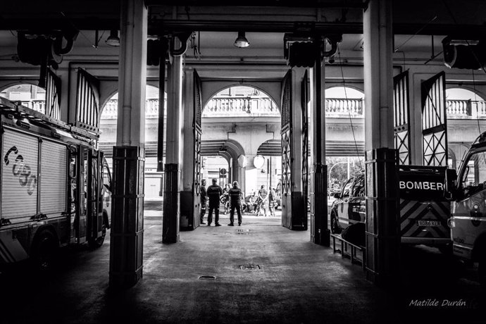 Exposición fotográfica 'Bomberos siempre con Sevilla'.