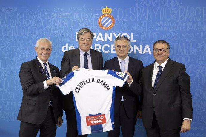 Agro.- Estrella Damm renueva su patrocinio del RCD Espanyol hasta 2023