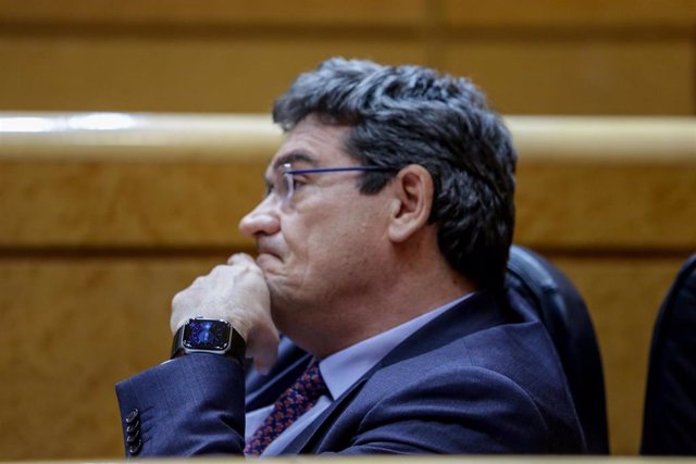 El ministro de Inclusión, Seguridad Social y Migraciones, José Luis Escrivá Belmonte, durante la sesión de control al Gobierno en el Senado, en Madrid (España) a 3 de marzo de 2020.