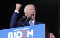 Biden gana en nueve de los catorce estados del 'supermartes' y Sanders se impone en tres