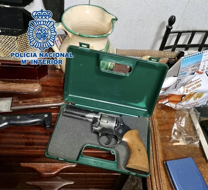 Imagen de una de las armas intervenidas