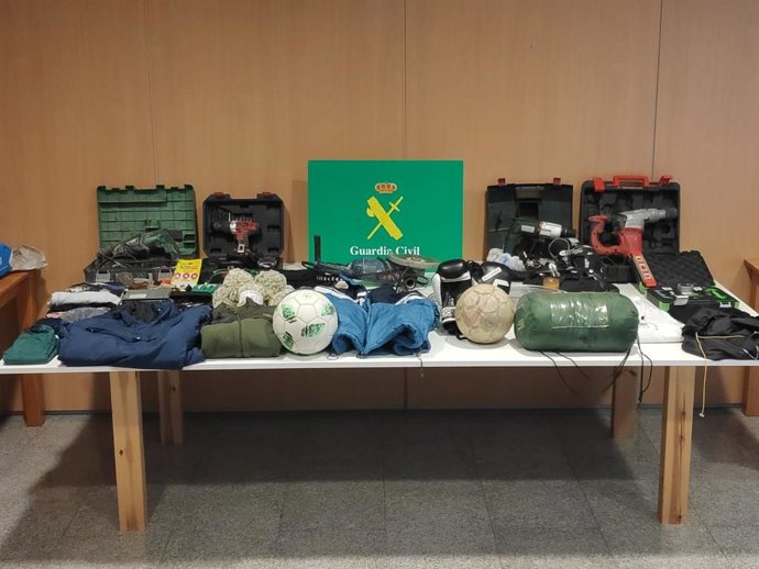 Desarticulado un grupo dedicado a robos en viviendas y vehículos en Vilaboa y Pontevedra.