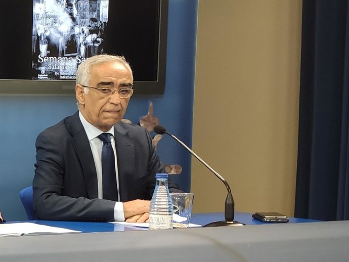 El presidente de la Junta de Semana Santa de Salamanca, José Adrián Cornejo, este miércoles en el Liceo de Salamanca.