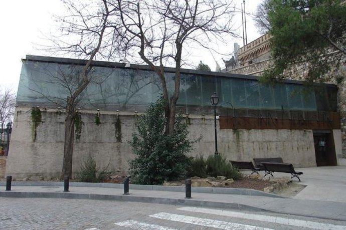 Piscina cubierta del Salto del Caballo en Toledo