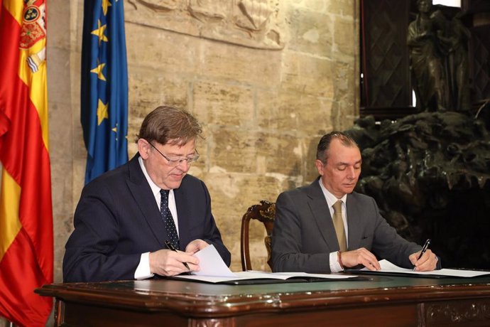 Ximo Puig y Salvador Navarro firman un convenio