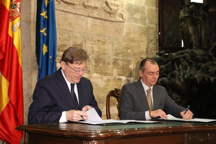 Ximo Puig y Salvador Navarro firman un convenio