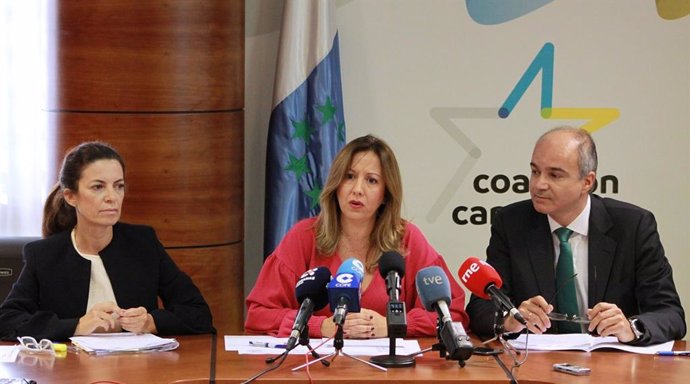 Socorro Beato, Rosa Dávila y José Alberto Díaz en rueda de prensa