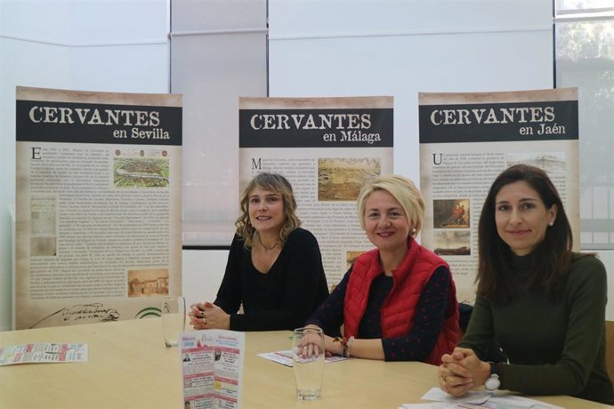 La delegada de Cultura presenta las actividades de la biblioteca Villaespesa en marzo