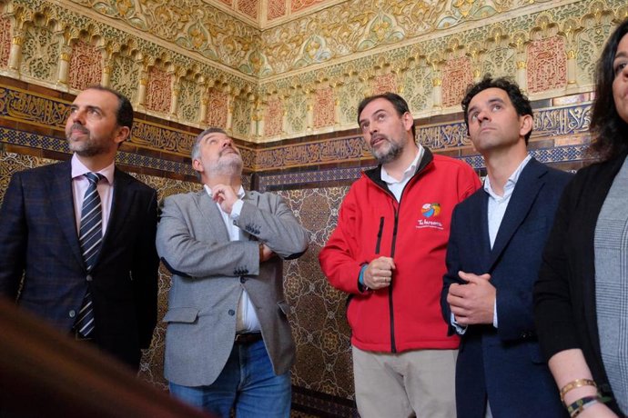 El delegado territorial de la Consejería de Turismo, Regeneración, Justicia y Administración Local de la Junta de Andalucía en Sevilla, Javier Millán,  visita Écija