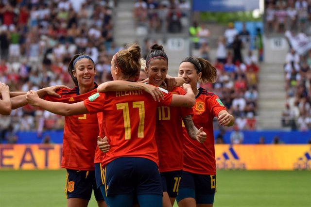 Las jugadoras de la selección española femenina celebran el gol de Jennifer Hermoso ante los Estados Unidos en el Mundial de Francia 2019