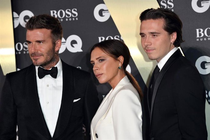 GQ Men Of The Year Awards 2019 - Red Carpet Arrivals Los Beckham con su hijo Brooklyn en los Premios GQ Hombres del Año 2019