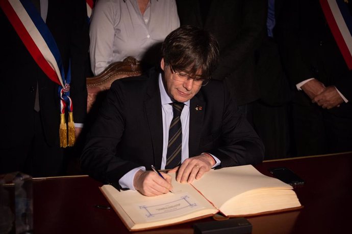 El expresidente de la Generalitat de Cataluña Carles Puigdemont durante  su visita a Perpignan (Francia) a 29 de febrero de 2020.