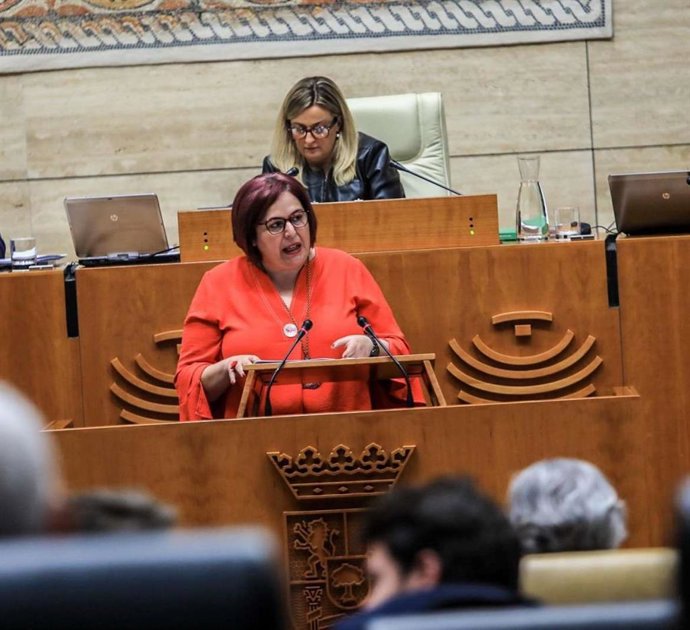 La consejera de Agricultura, Begoña García Bernal, en el pleno de la Asamblea