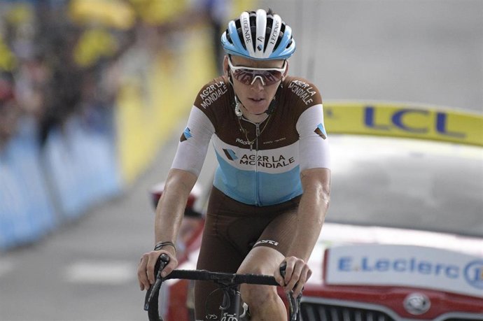 25 July 2019, France, Valloire: French cyclist Romain Bardet of AG2R La Mondiale finishes second in stage 18 of the 106th edition of the Tour de France cycling race, 208 km from Embrun to Valloire. Photo: Yorick Jansens/BELGA/dpa