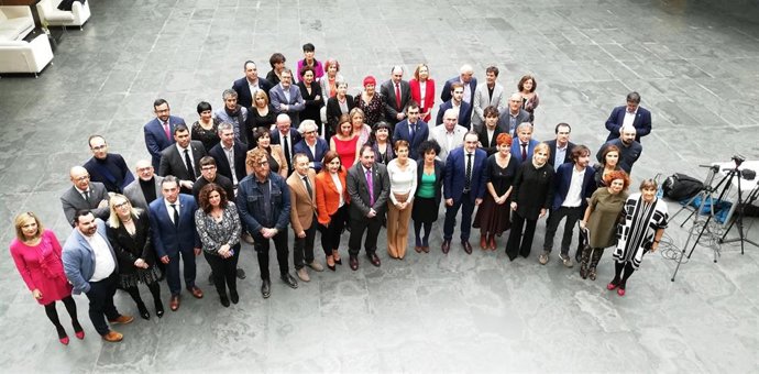 Acto de conmemoración del Día Internacional de las Mujeres en el Parlamento de Navarra