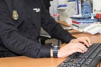 Muere en Baza (Granada) al precipitarse desde un bloque donde vive su expareja, de la que tenía orden de alejamiento