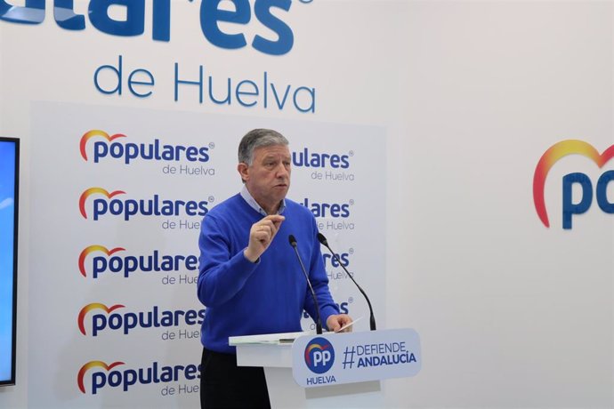 El diputado nacional por Huelva del Partido Popular, Carmelo Romero, en rueda de prensa