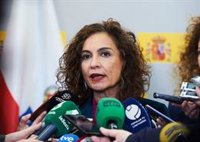 Montero cree que todas las recomendaciones sobre coronavirus deben estar "bajo el paraguas" de Sanidad