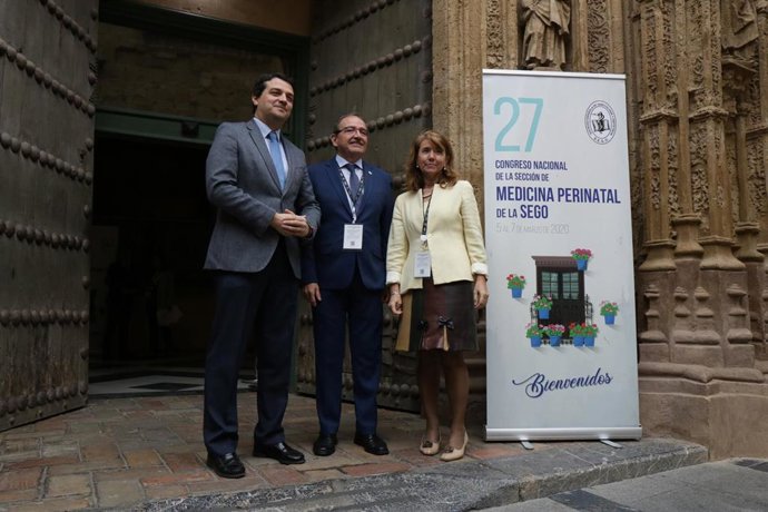 José María Bellido junto a los representantes de la organización del Congreso de la SEGO.
