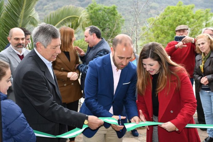 La presidenta de DIputación, Irene García, en la inauguración del nuevo Centro Cultural de Benamahoma