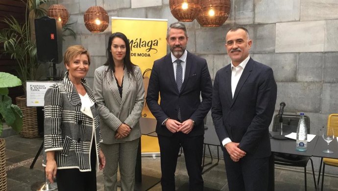 El vicepresidente primero de la Diputación de Málaga y responsable de Málaga de Moda, Juan Carlos Maldonado, participa en la presentación del ciclo de moda 'Fashion & Hybrid Talks'.