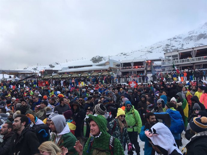 13 March 2019, France, Alpe D'huez: People attend the Tomorrowland winter Music festival. Photo: Christian Neyt/BELGA/dpa
