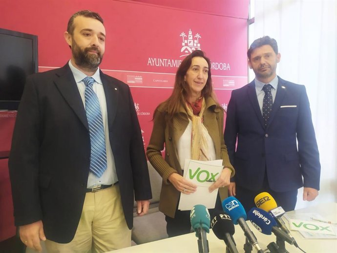 Paula Badanelli con Rafael Saco y Manuel Chamber.