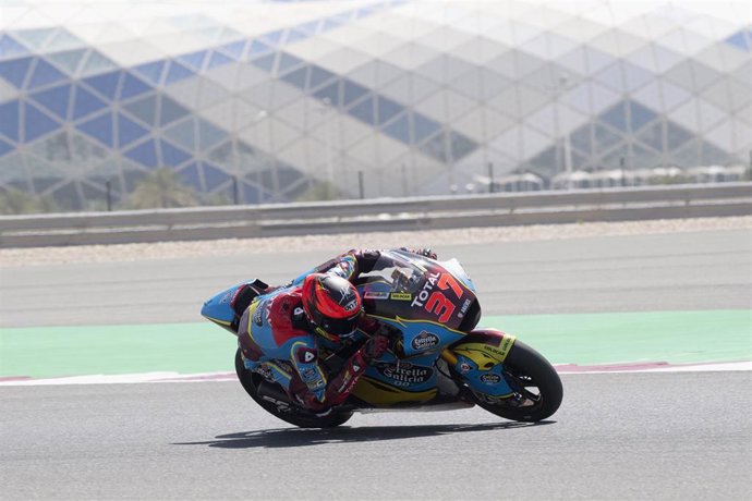El piloto español Augusto Fernández, del Estrella Galicia 0,0 Marc VDS, durante los tests de pretemporada 2020 en Losail
